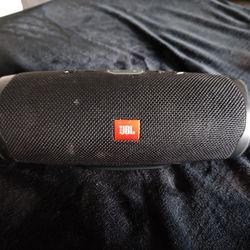 JBL Charge 4 Bluetooth Speaker 