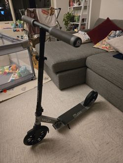 Madd Gear Metro Glide 250 Kick Scooter