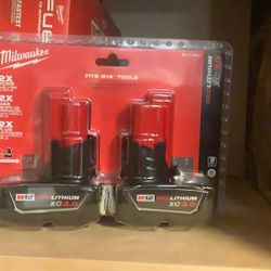 12 V 3.0 Milwaukee 2 Pack Batteries