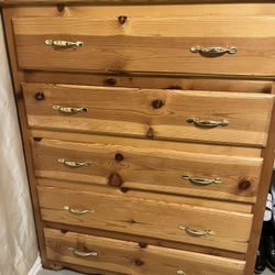 Dresser o cajonera pura madera, cinco cajones, excelente condición