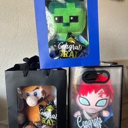GRADUATION CHARACTER PLUSHIE GIFT SET