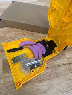 Chainsaw sharpener