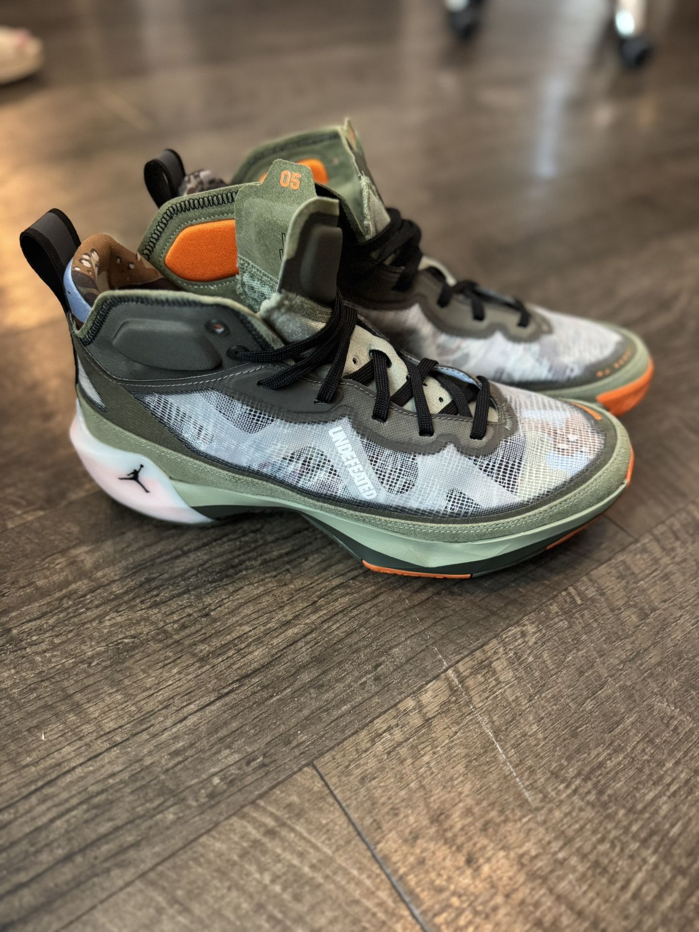 Nike Undefeated Air Jordan 37 SP Flight Jacket XXXVII Camo Oil Green 10.0