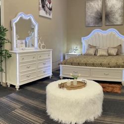 Bedroom Set High End Design Wood Set 4 Pcs