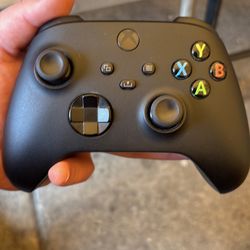 Carbon black Xbox series x control