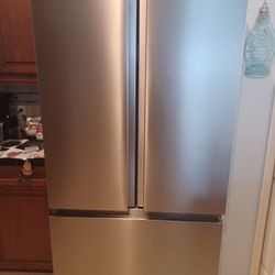 Stainless 26.6 HIsense  Refrigerator 