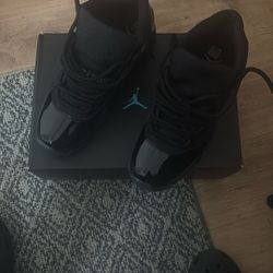 Air Jordan 11 Gamma ( Size 9.5)