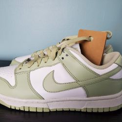 NEW - Women's Nike Dunk Low Next Nature  - Size  6.5