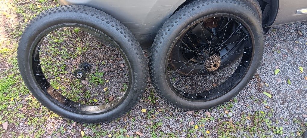 Fat TIRES/WHEELS