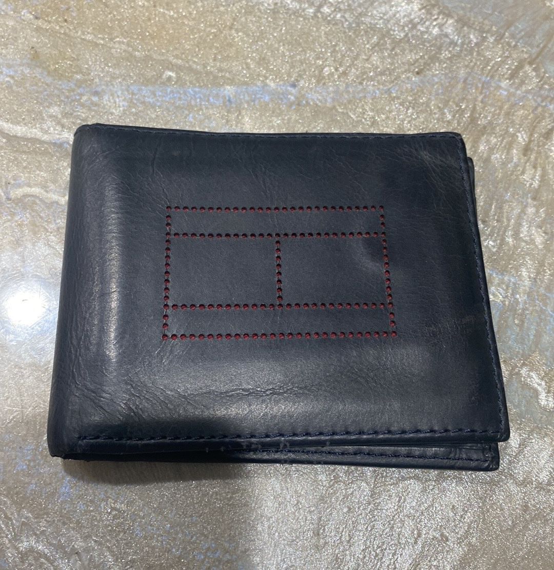 Tommy Hilfiger Leather for Sale in Oakland Park, FL - OfferUp