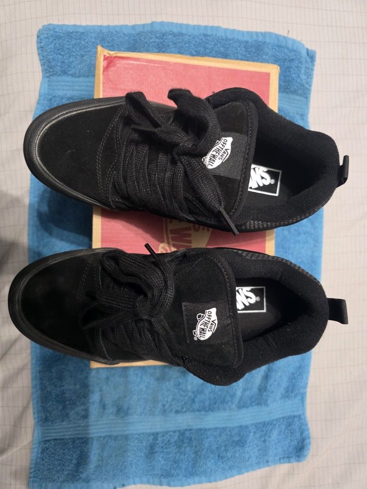 VANS KNU SKOOL