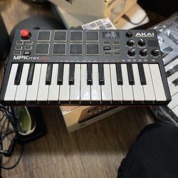 Akai Mini Keyboard 
