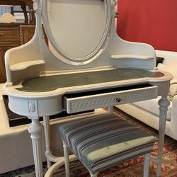 Makeup Vanity