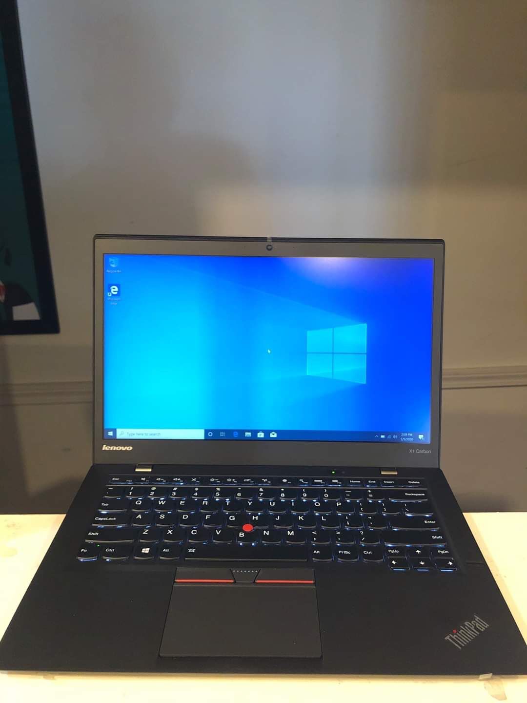 ThinkPad X1 Carbon i5-5300U, 4GB RAM, 192GB SSD, 14.1" LCD FHD 1920x1080
