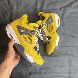 Air Jordan 4 "Lightning" men's size 11.
