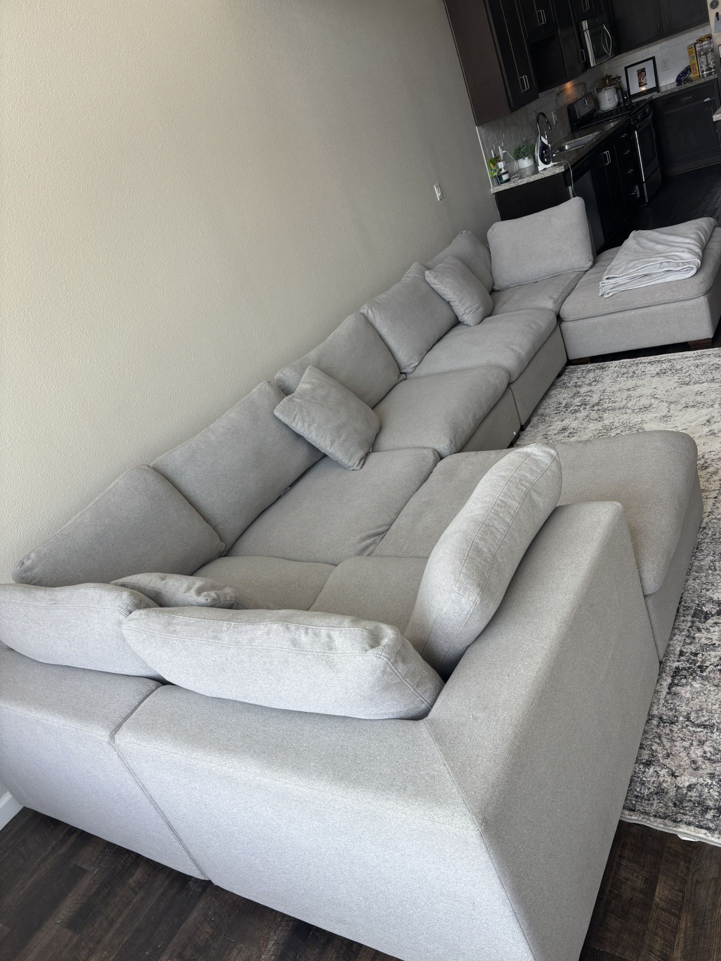 THOMASVILLE 8 PIECE MODULAR SECTIONAL