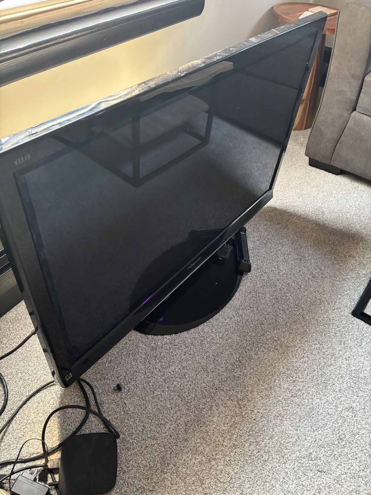 42” TV with Roku Box