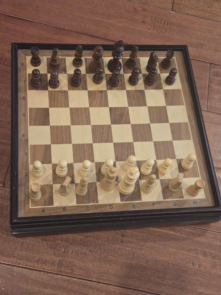 Deluxe Wooden Chess Set