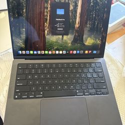Apple Macbook Pro 14 Inch 2024 M4 Chip 1tb SSD 16gb Ram Excelent Condition