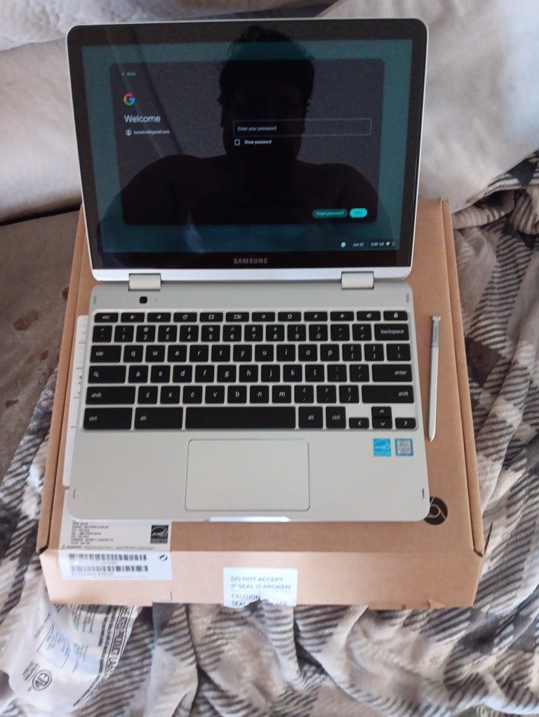 SAMSUNG CHROMEBOOK PLUS