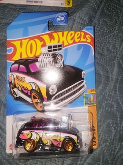 Hot Wheels Surf's Up Malibu Die-Cast Car