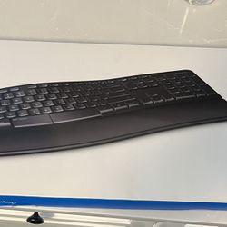 *NEW* Logitech Keyboard And Mouse 