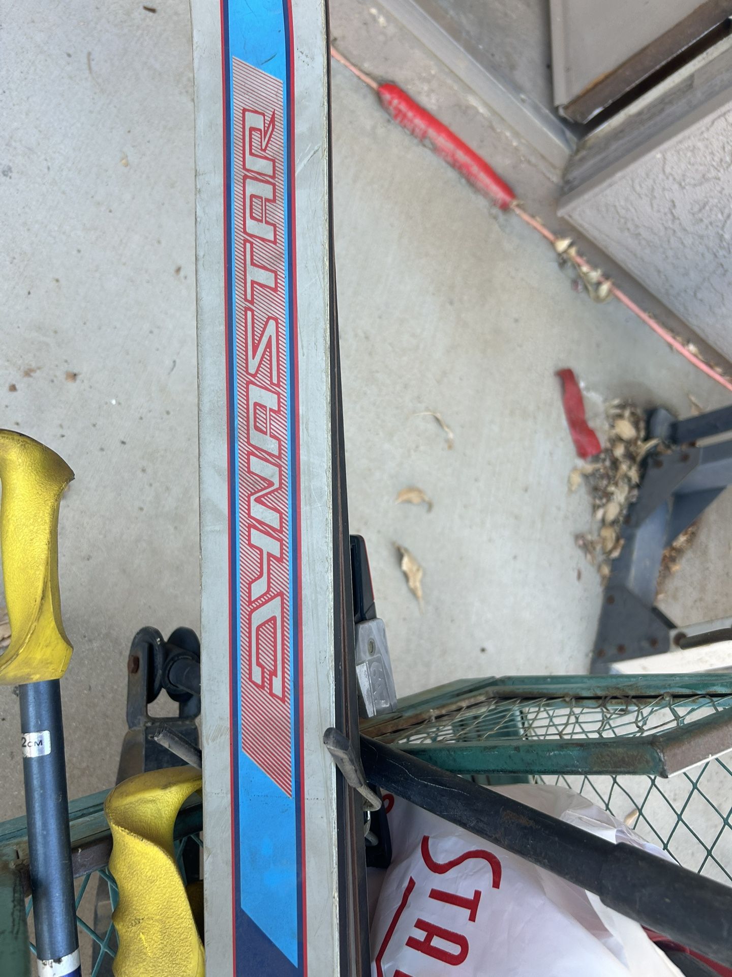 Dynastar Skis 70inches By 3inchs Salomon Boots Salomon Bindings And Poles 48 By 120