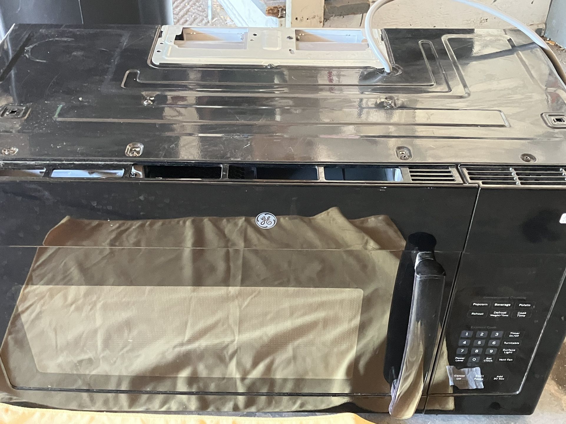 New Microwave With Under Counter Mounting Bracket