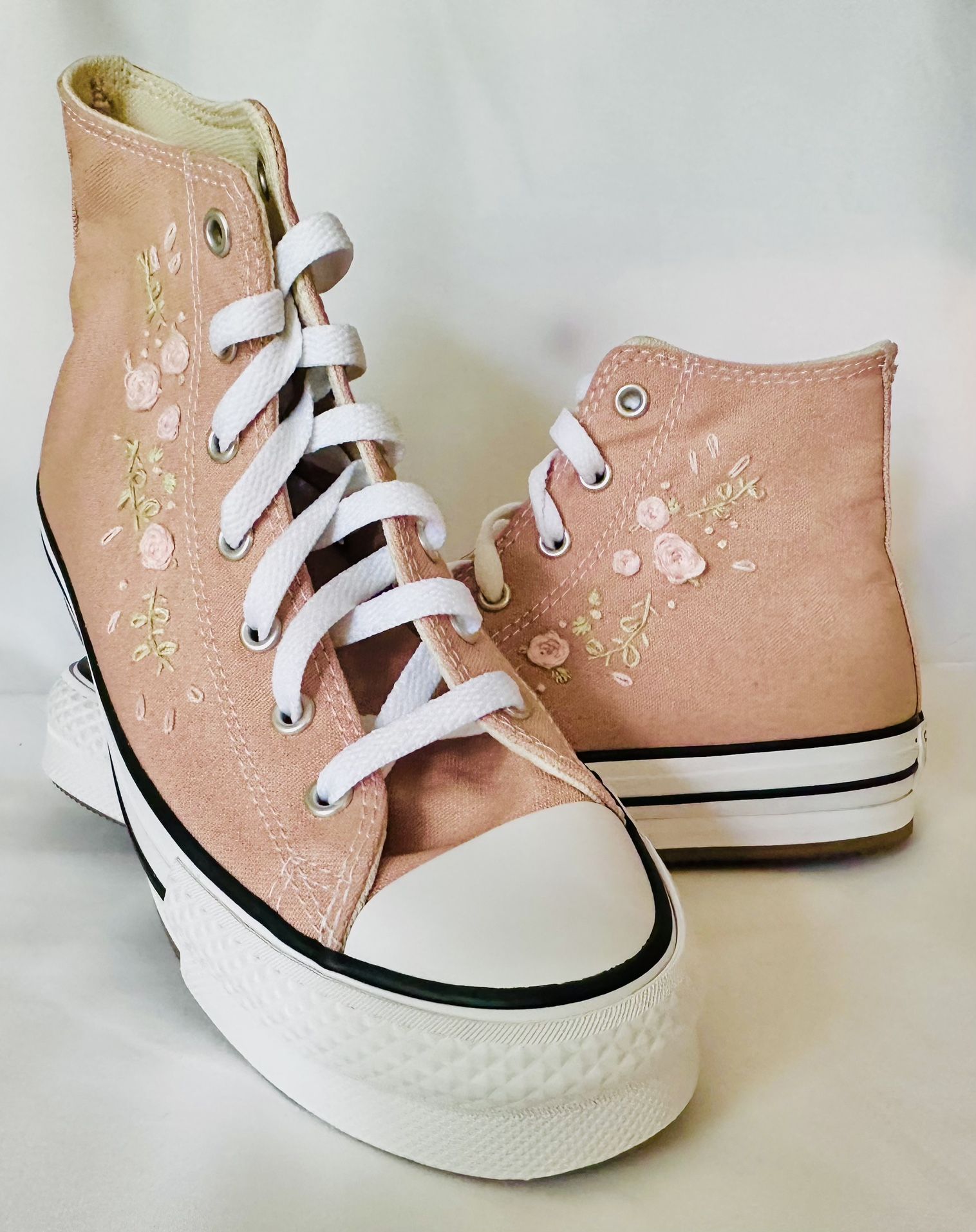 Hand-Embroidered Peach Converse Size 7.5