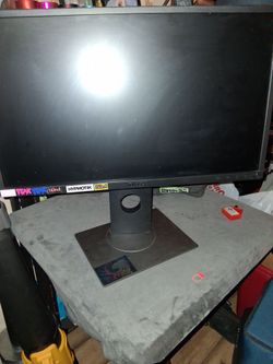 Dell Widescreen 22 inch Monitor with Stand