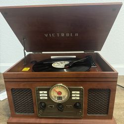 Victoria 6-1 Record Player (with Bluetooth)
