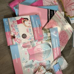 Gender reveal decor