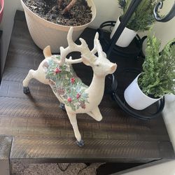 Decorating deer