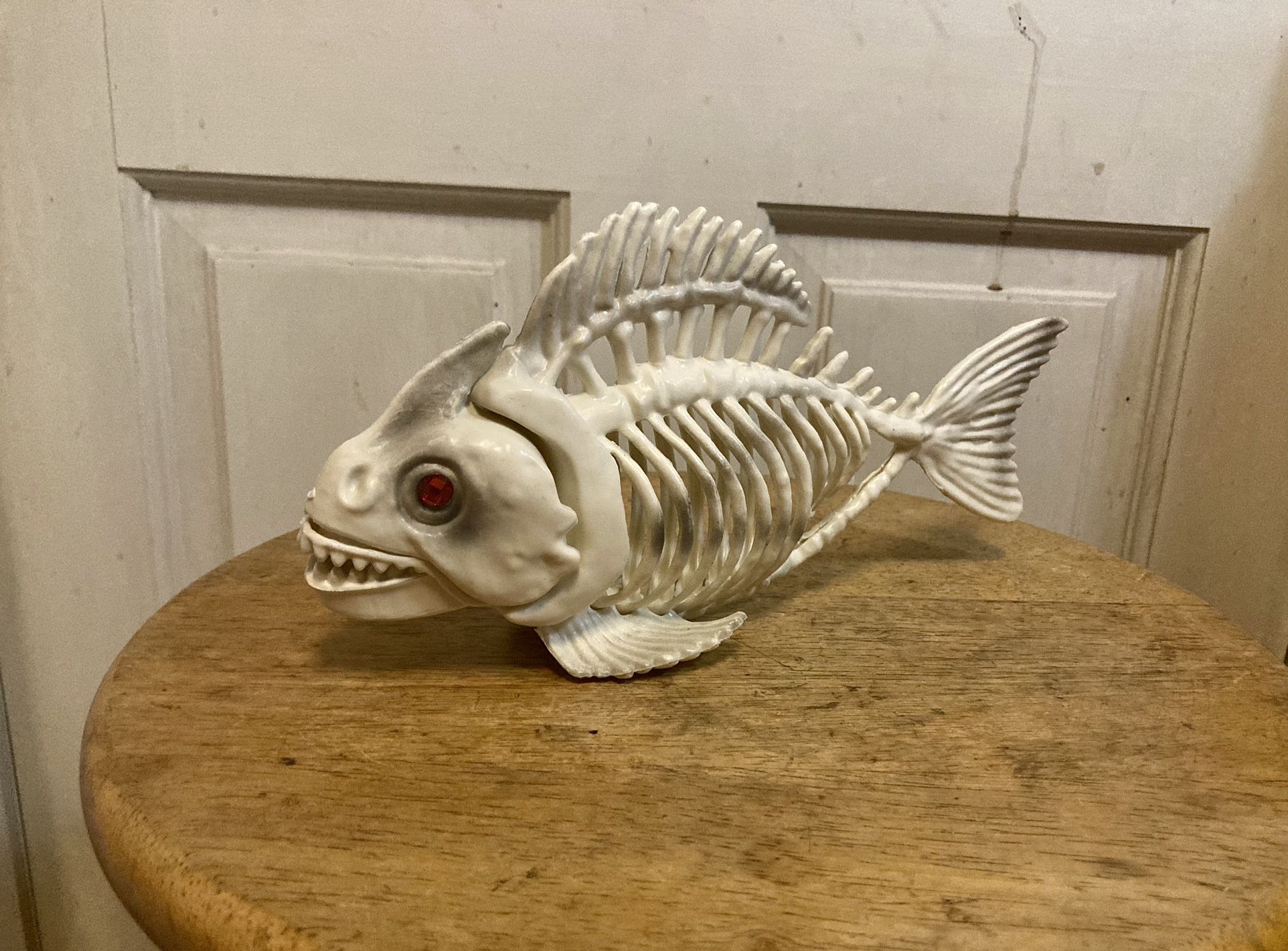 Halloween Decoration Fish Skeleton with Adjustable Head and Mouth 