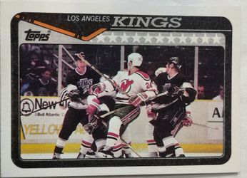 Topps Los Angeles Kings NHL Hockey Card # 17 Unc