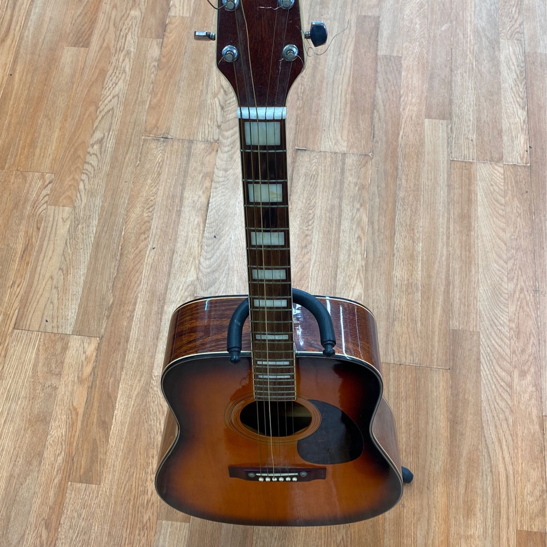 Sungeum W-500 Acoustic Guitar (Vintage)