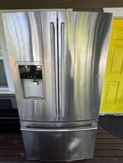 Refrigerator(DELIVERY AVAILABLE)