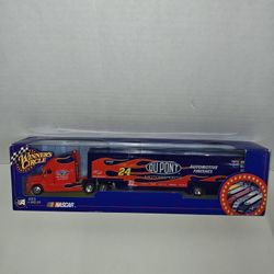 Winners Circle NASCAR #24 Jeff Gordon DuPont Motorsports 1:64 Transporter 2001