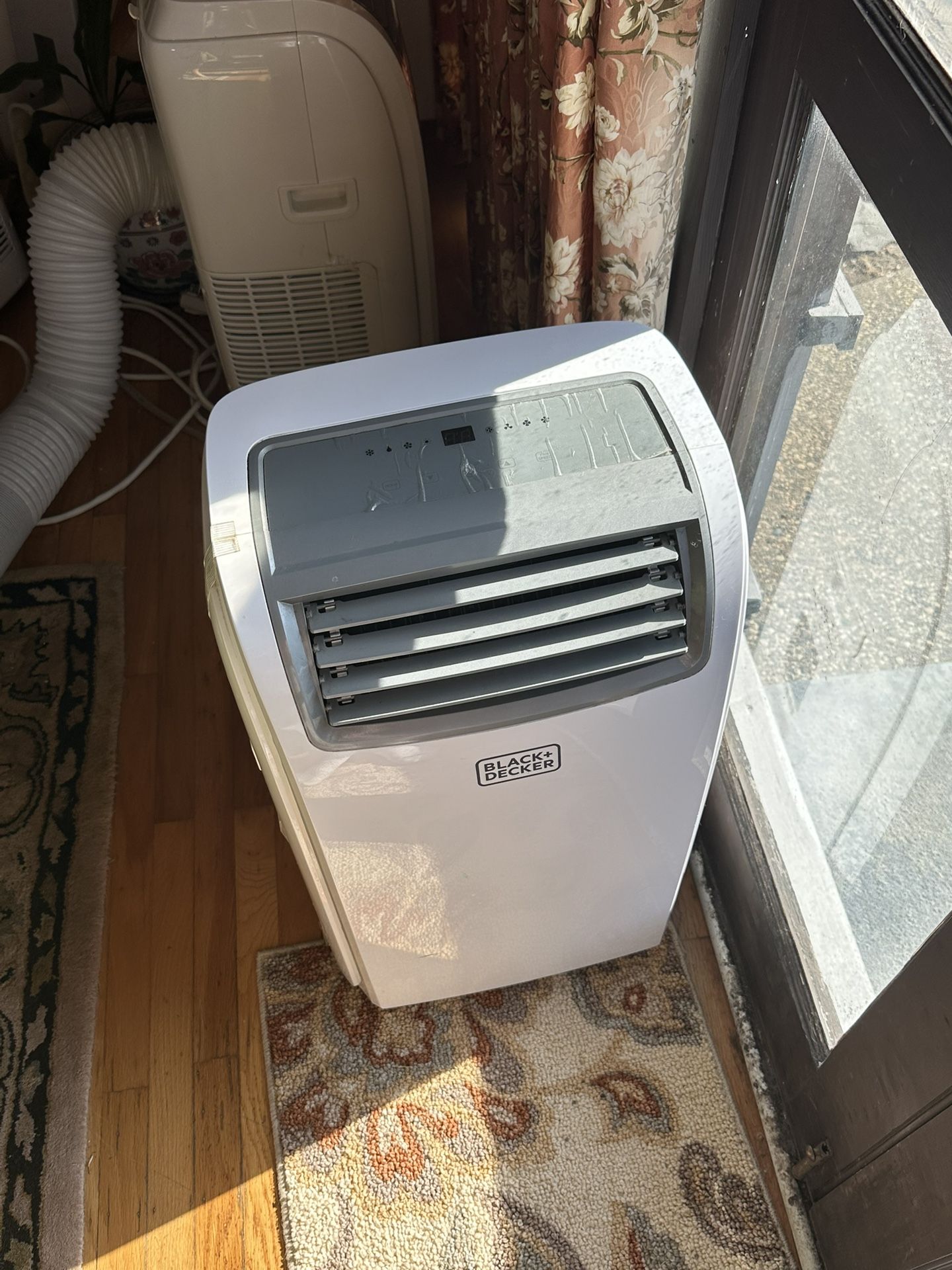 Portable Air Conditioner/ Heater