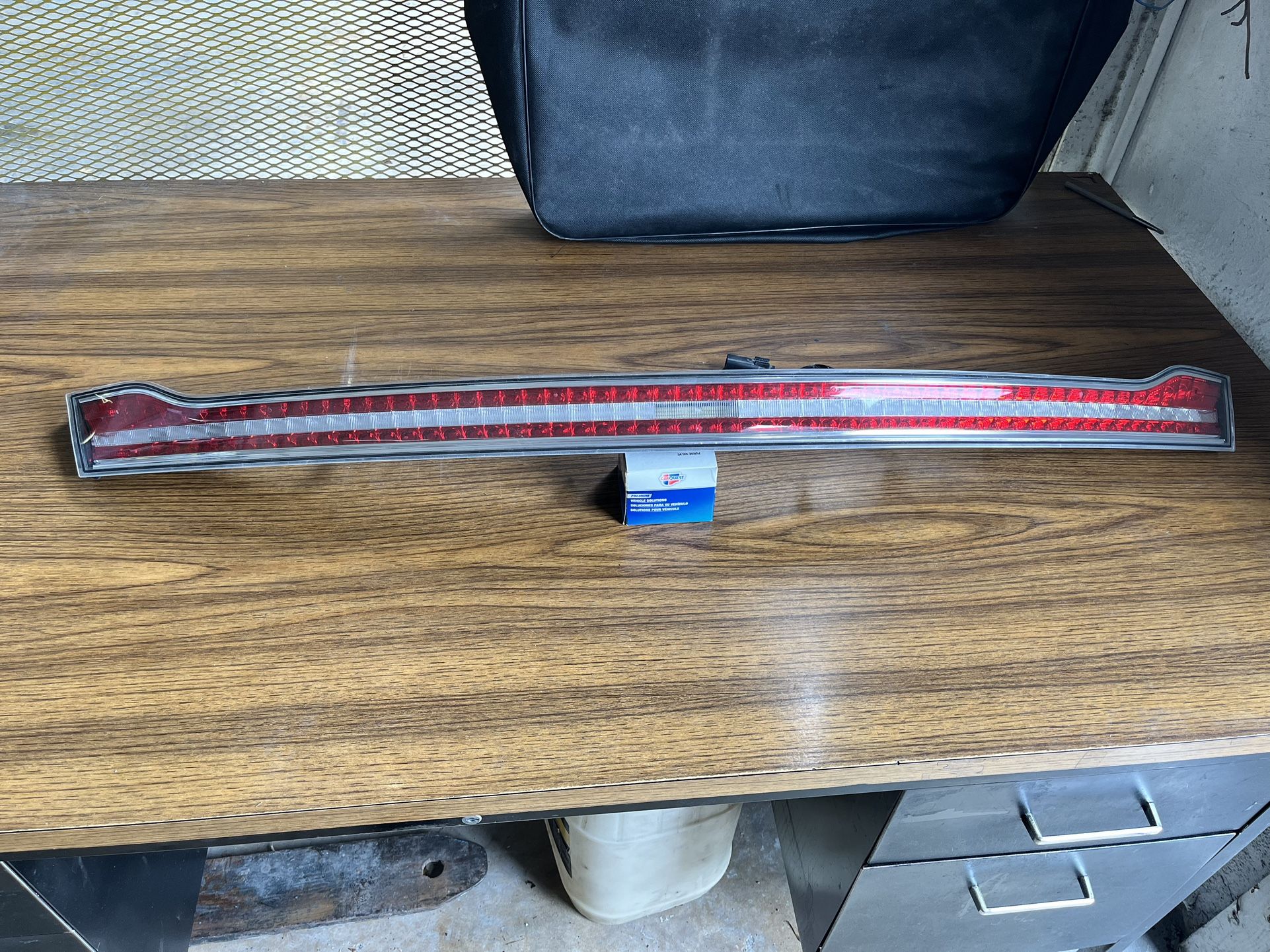 2013-2020 LINCOLN MKZ REAR TRUNK LID CENTER TAIL LIGHT BRAKE STOP LED LAMP OEM