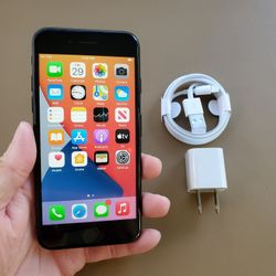 iPhone 7 - UNLOCKED - Like New  