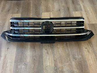 2020-2023 Volkswagen Atlas Cross Sport Grille 3CM 853 653 OEM