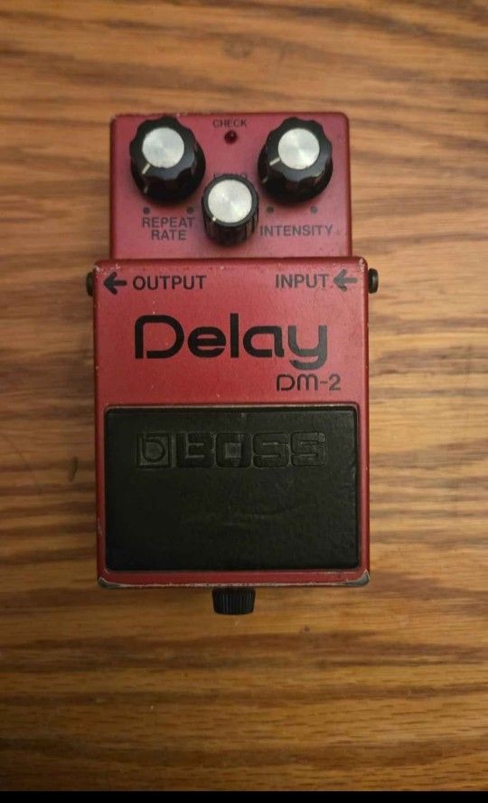 BOSS Delay DM-2 Guitar Effects Pedal (Black Label) 