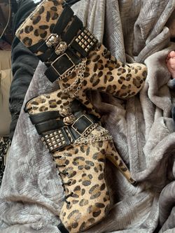 Abbey dawn cheetah skulls n chains boot heels 💕