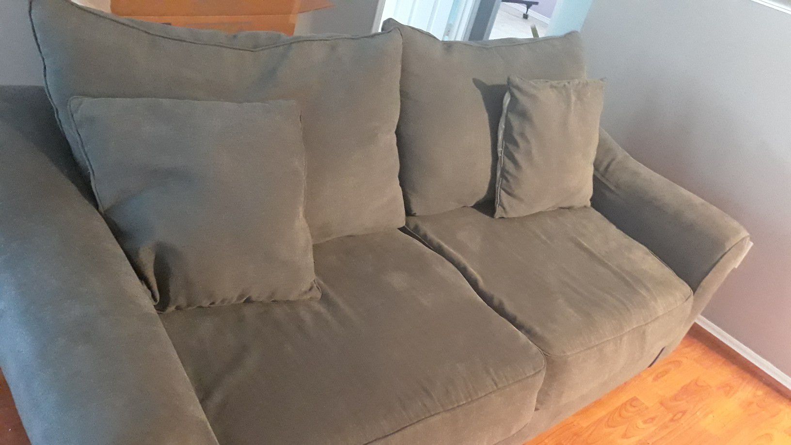 Free sleeper couch. MUST PICK UP THIS MORNING