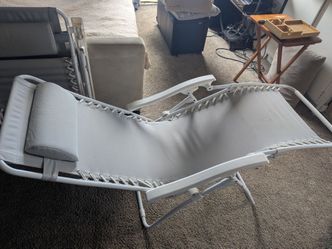 Two Zero Gravity Folding Recliner Chair