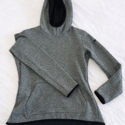 Nike Warm Hoodie – Size M (Teen / Youth Fit)