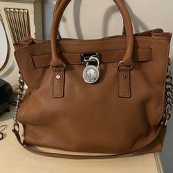 💕🍀Michael Kors Leather Hamilton Bag