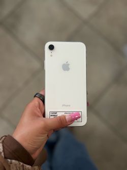 iPHONE XR UNLOCKED