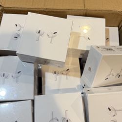 🔥 BRAND NEW AIRPODS PRO – UNBEATABLE DEAL! 🔥 Still factory sealed, never opened, straight from the box!